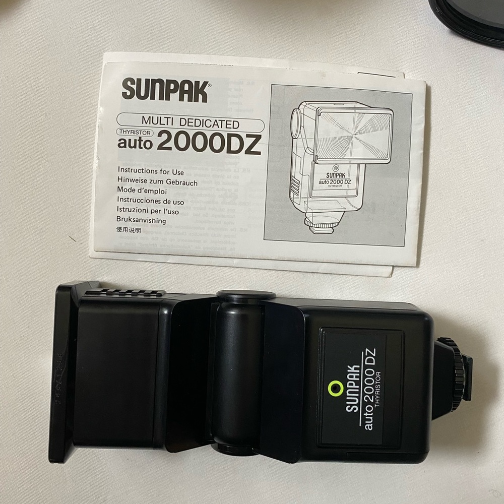 90s Vintage Sunpak Auto 2000 Canon Flash
